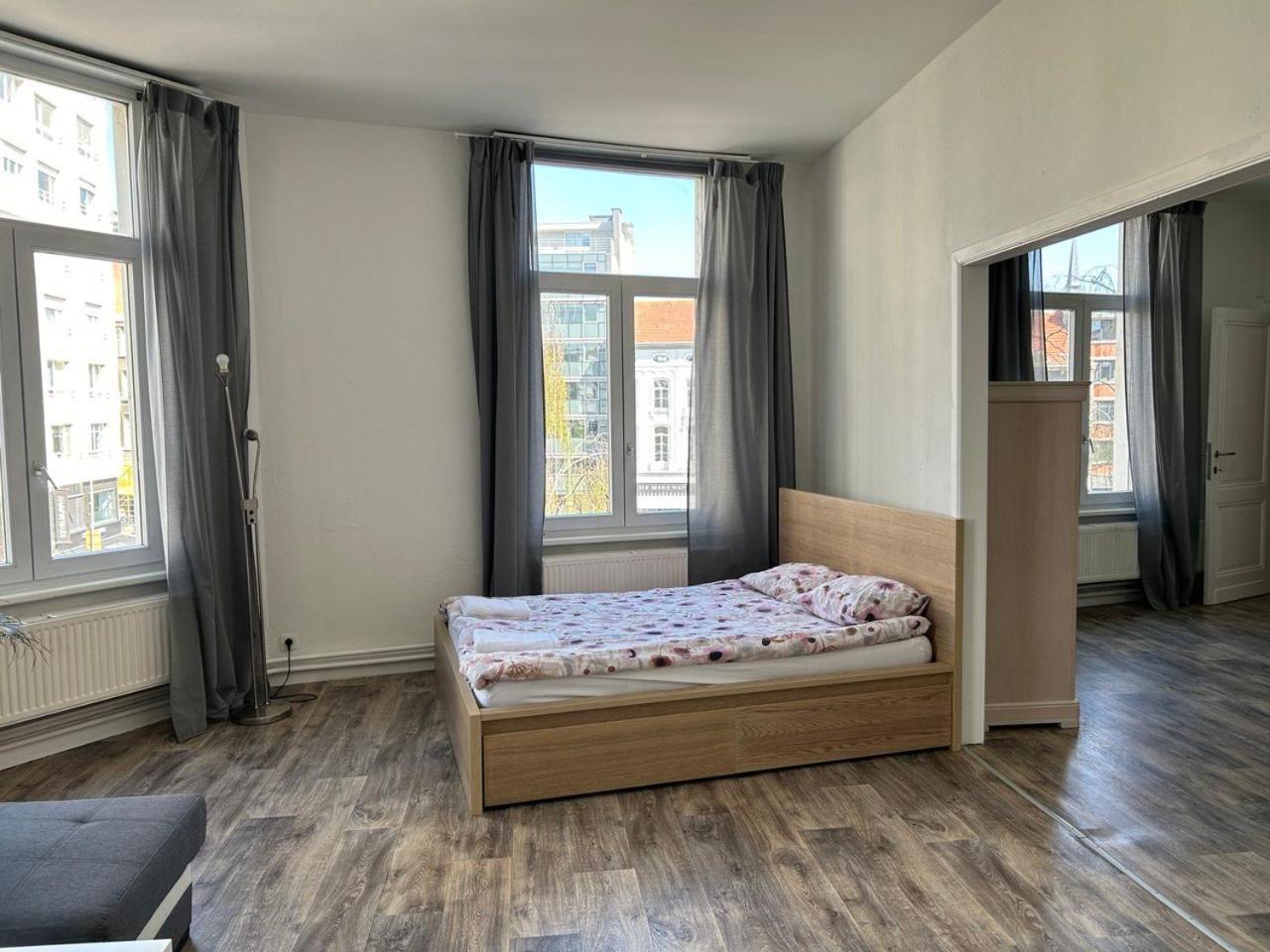 Spacious Anversa Esterno foto